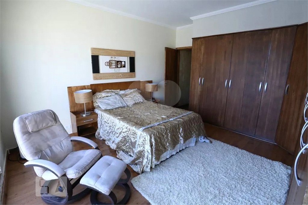 Sobrado à venda com 6 quartos, sendo 5 suítes, em Vila Paranaguá, São Paulo, SP