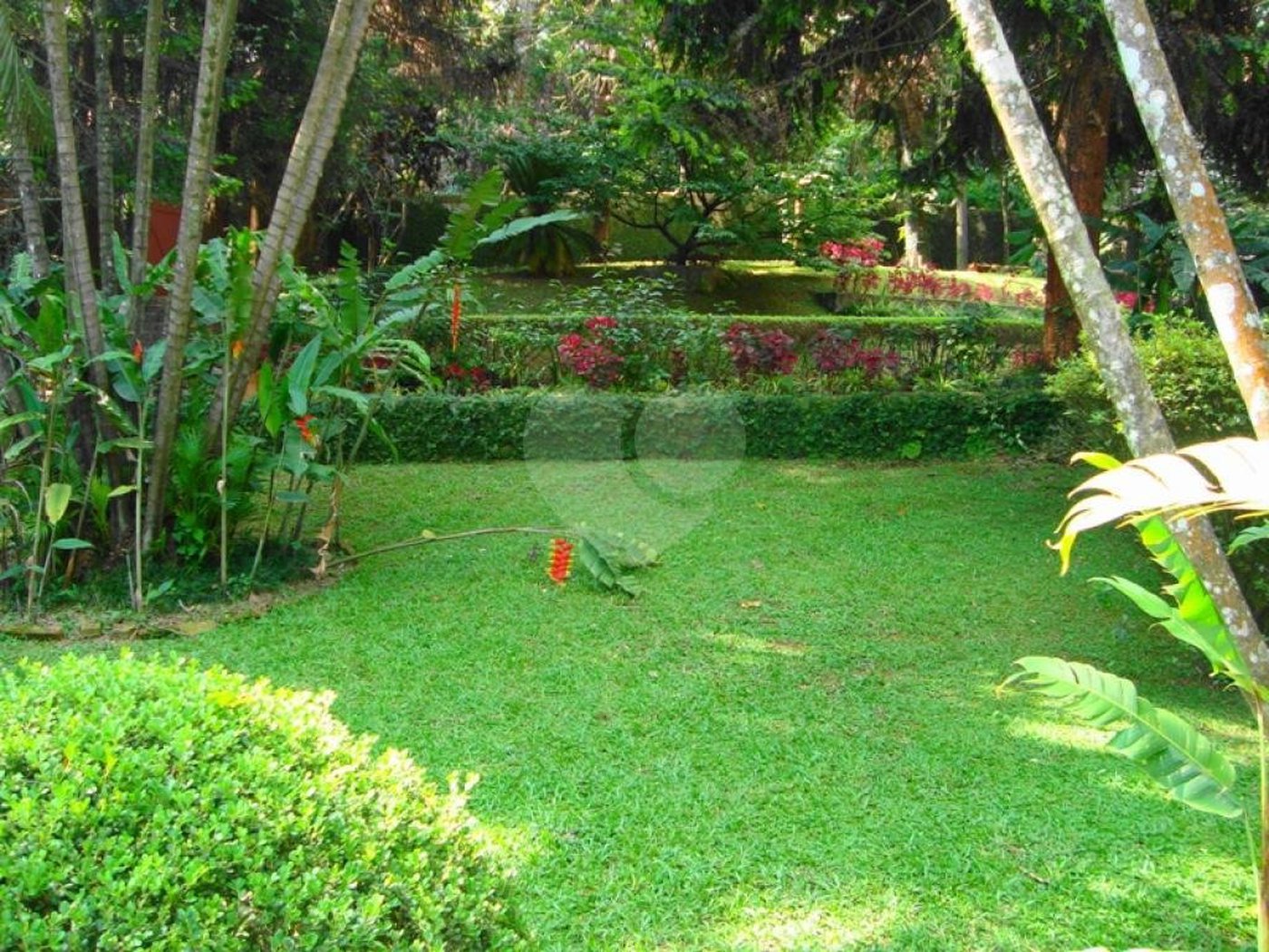 Casa à venda com 3 quartos, sendo 2 suítes, no condomínio Jardim Ibiratiba, São Paulo - SP