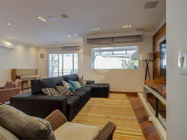 Casa à venda com 3 suítes no condomínio Villa Splendore, São Paulo - SP