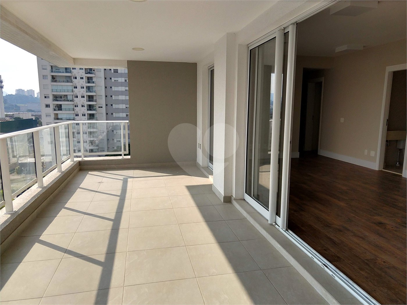 Apartamento à venda com 3 suítes em Vila Anastácio, São Paulo, SP