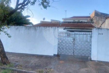 Casa à venda com 2 quartos em Jardim Pinheiros (vila Xavier), Araraquara, SP