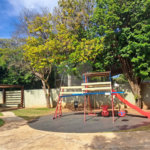 Linda Casa 3 dormitórios com piscina - R$ 950.000,00