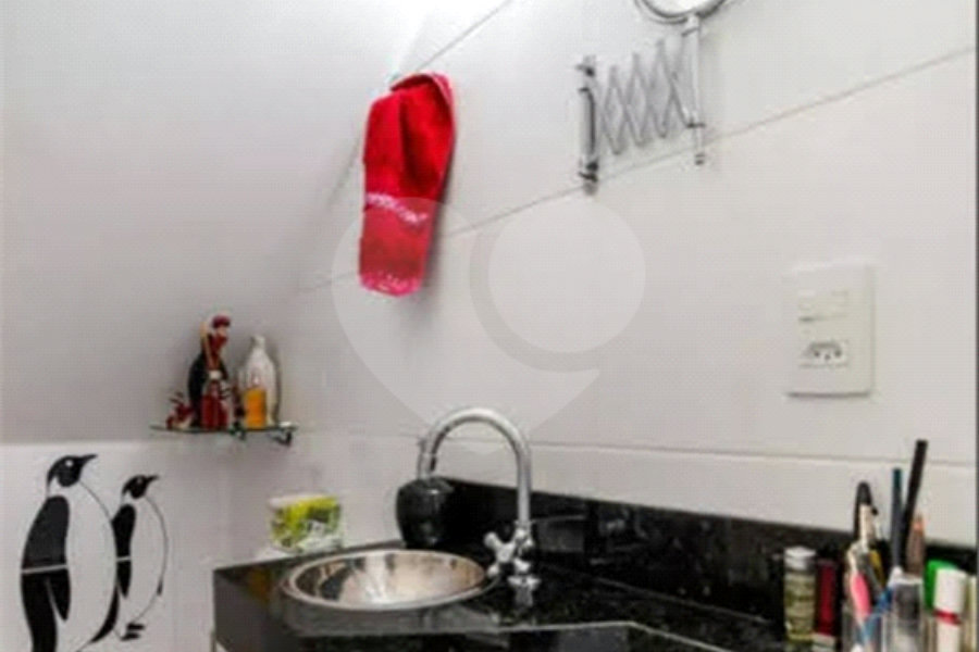 Casa à venda com 2 suítes no condomínio Lauro Korte, São Paulo - SP