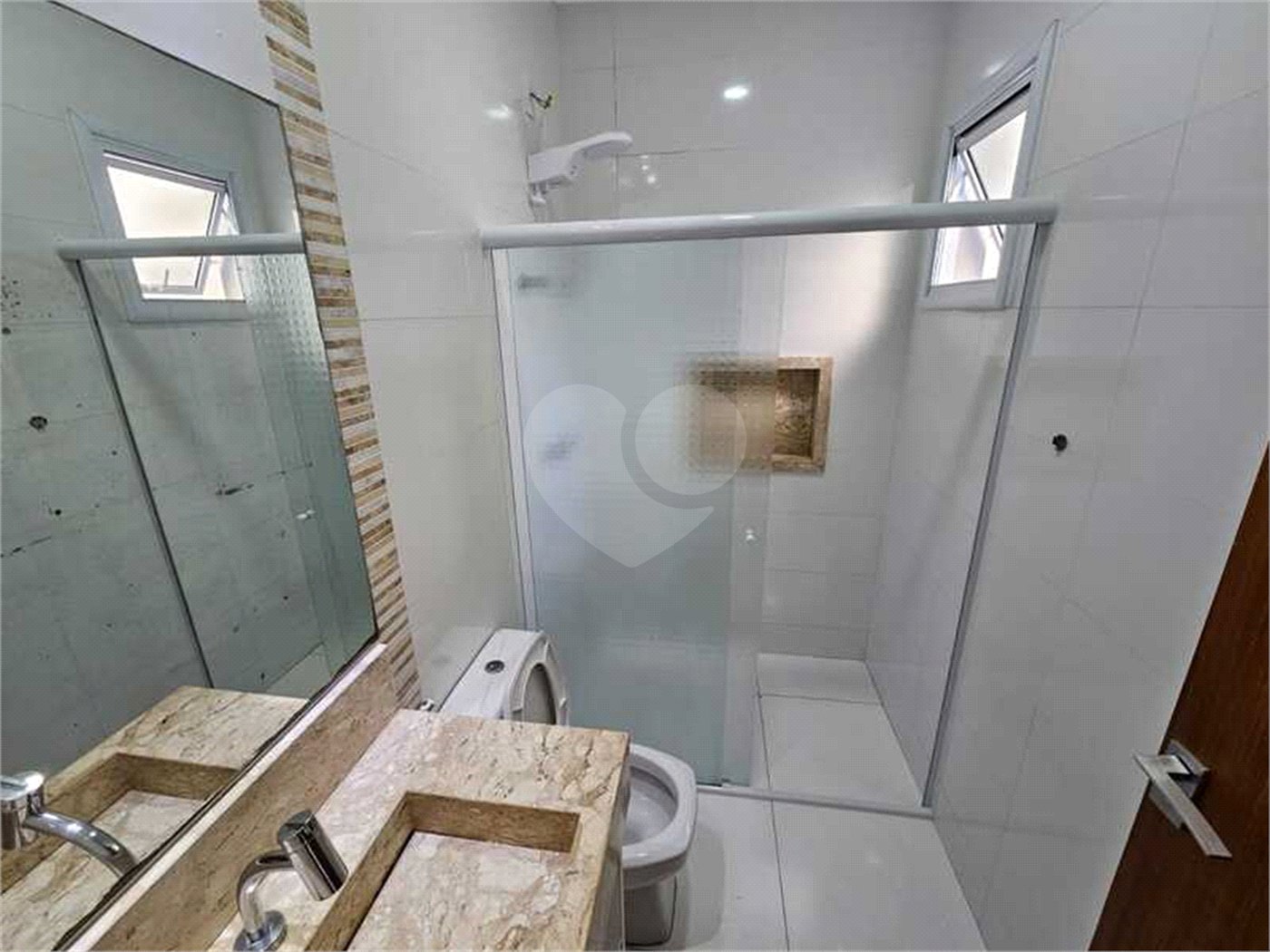 Casa à venda com 3 quartos, sendo 1 suíte, no condomínio Vista Verde, Indaiatuba - SP