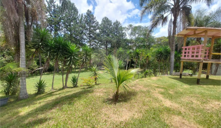 Casa à venda com 4 quartos, sendo 1 suíte, no Centro, Ibiúna, SP