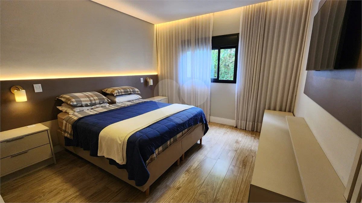 Casa à venda com 3 suítes no condomínio Via Castelli, Louveira - SP