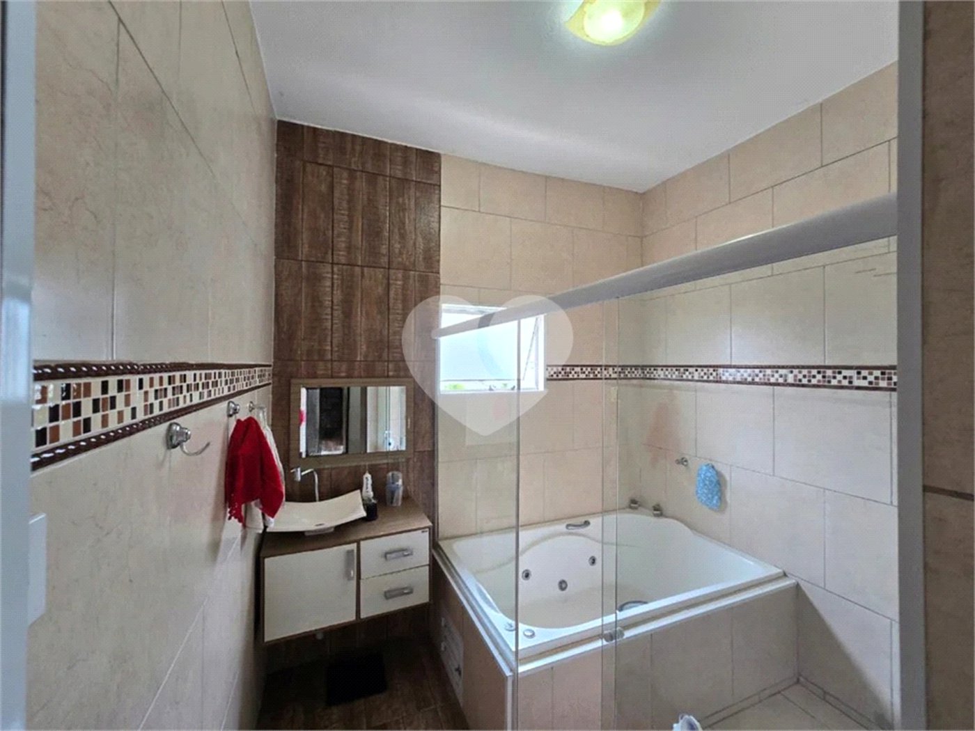 Chácara à venda com 3 quartos, sendo 1 suíte, em Cercadinho, Alambari, SP