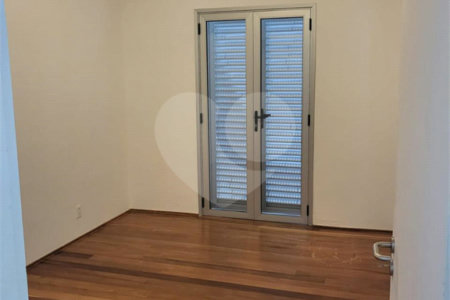 Sobrado à venda ou para alugar com 3 quartos, sendo 1 suíte, em Água Branca, São Paulo, SP