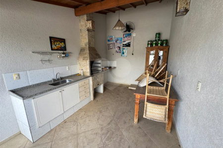 Casa à venda com 4 quartos, sendo 1 suíte, em Jardim das Samambaias, Jundiaí, SP