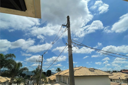 Casa à venda com 3 quartos, sendo 1 suíte,  no condomínio Montpellier, Mogi das Cruzes - SP