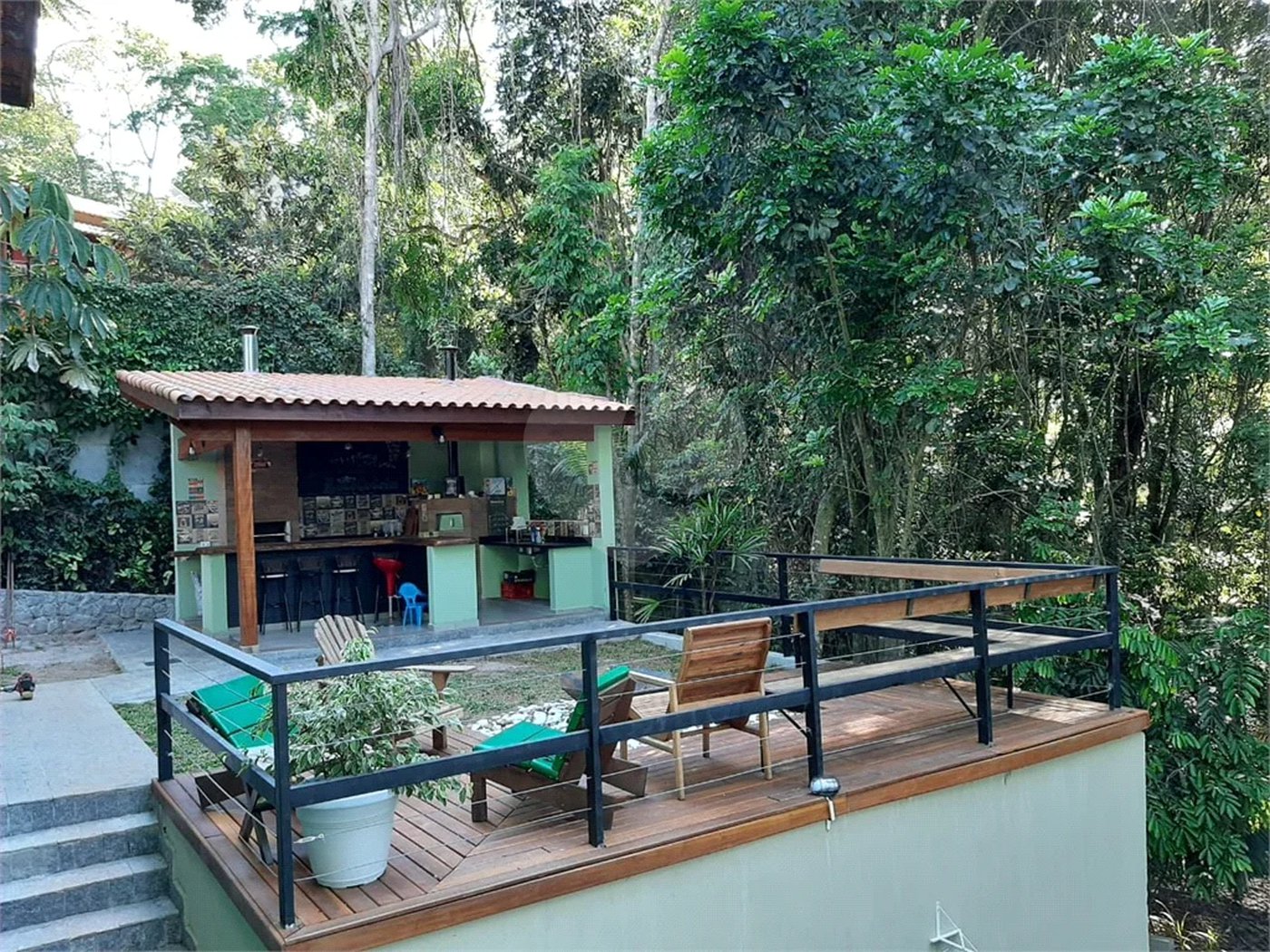 Casa à venda ou para alugar com 5 quartos, sendo 4 suítes, no condomínio Associação Reserva das Hortênsias, Mairiporã - SP