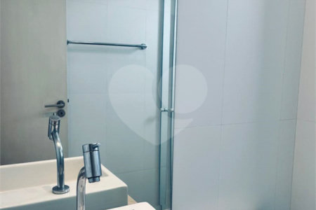 Apartamento à venda com 2 quartos em Parque Maria Domitila, São Paulo, SP