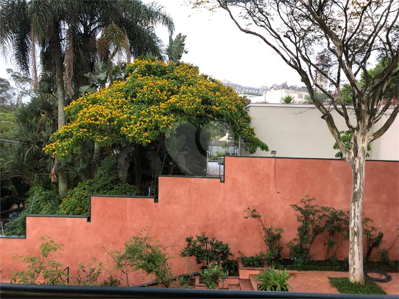 Casa à venda ou para alugar com 4 quartos, sendo 3 suítes, em Jardim Leonor, São Paulo, SP