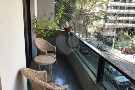 Apartamento à venda com 4 quartos, sendo 3 suítes, em Indianópolis, São Paulo, SP
