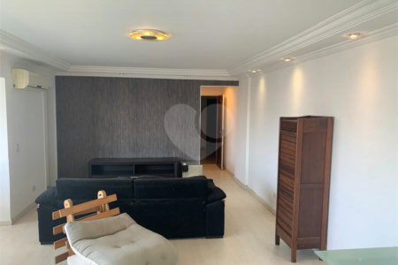 Apartamento à venda com 3 quartos, sendo 1 suíte,  em Vila Andrade, São Paulo, SP