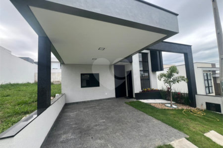 Casa à venda com 3 quartos, sendo 1 suíte, no condomínio Horto Florestal Villagio, Sorocaba - SP