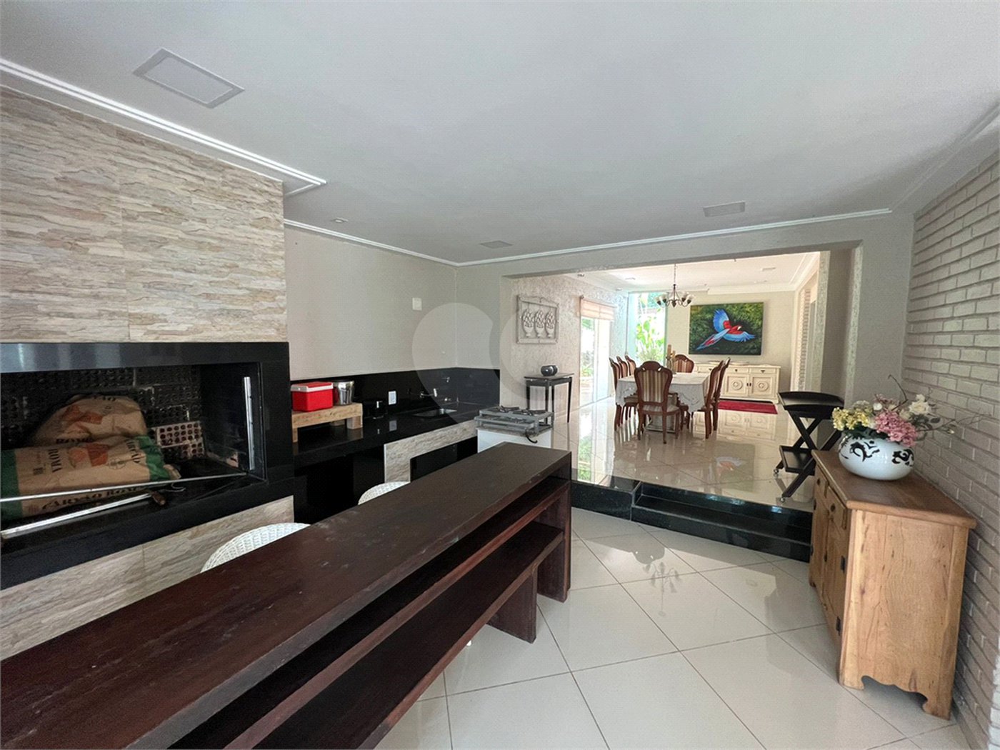 Casa à venda com 6 quartos, sendo 5 suítes, no condomínio Alpes da Cantareira, Mairiporã - SP