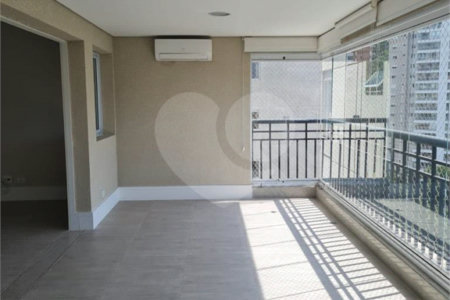 Apartamento à venda com 4 quartos, sendo 3 suítes, em Vila Andrade, São Paulo, SP