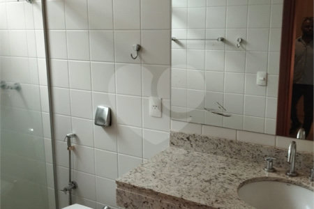 Sobrado à venda com 4 quartos, sendo 3 suítes, em Altos do Jaraguá, Araraquara, SP