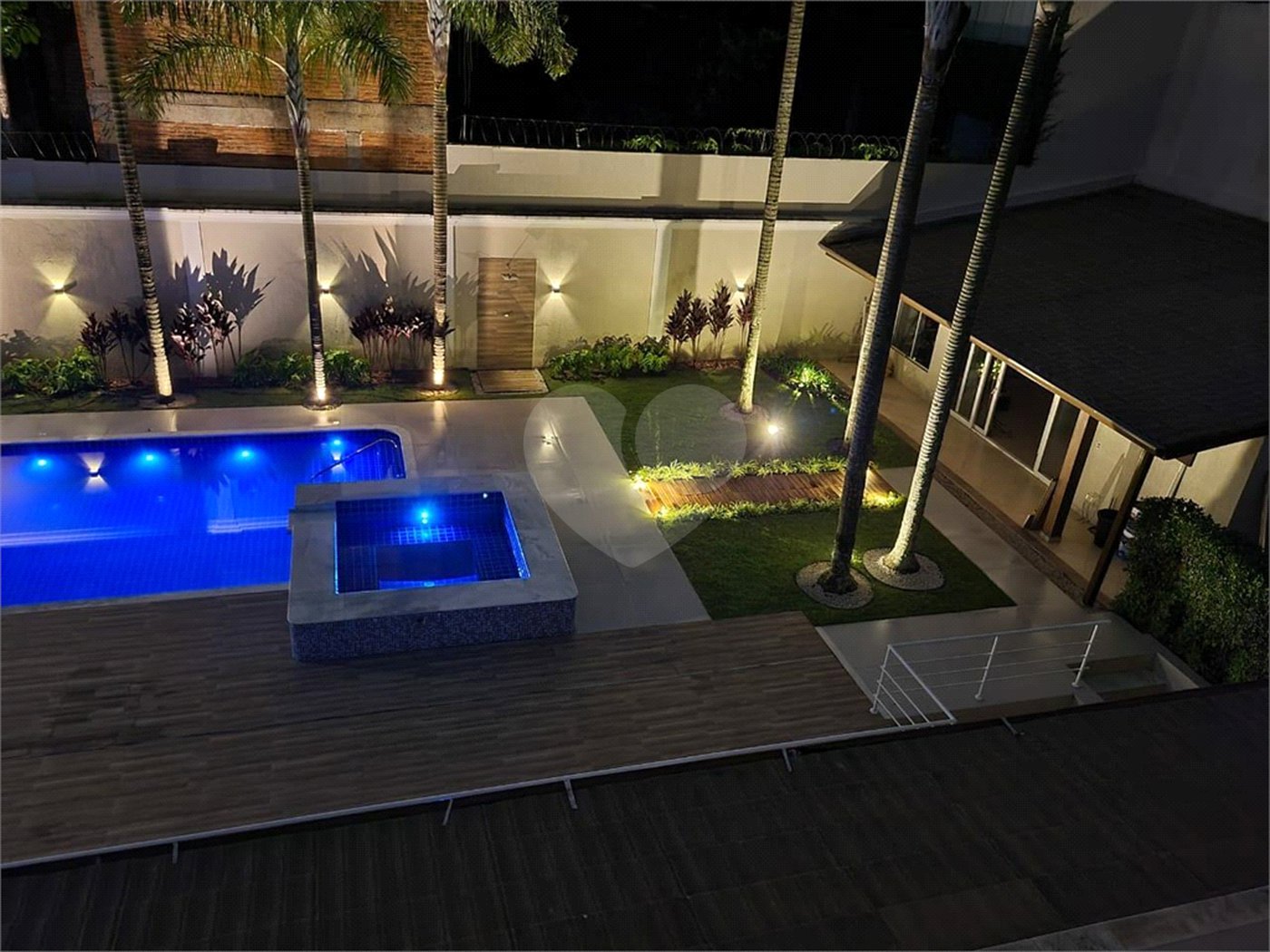 Casa à venda com 5 suítes em Paraisópolis, São Paulo, SP