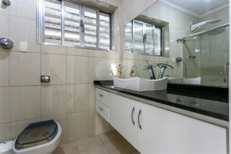 Sobrado à venda com 3 quartos, sendo 1 suíte,  em Parque Jabaquara, São Paulo, SP
