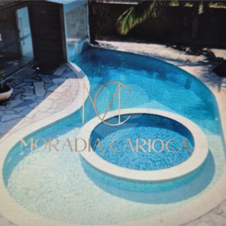Casa à venda com 4 suítes em Jardim Peró, Cabo Frio, RJ
