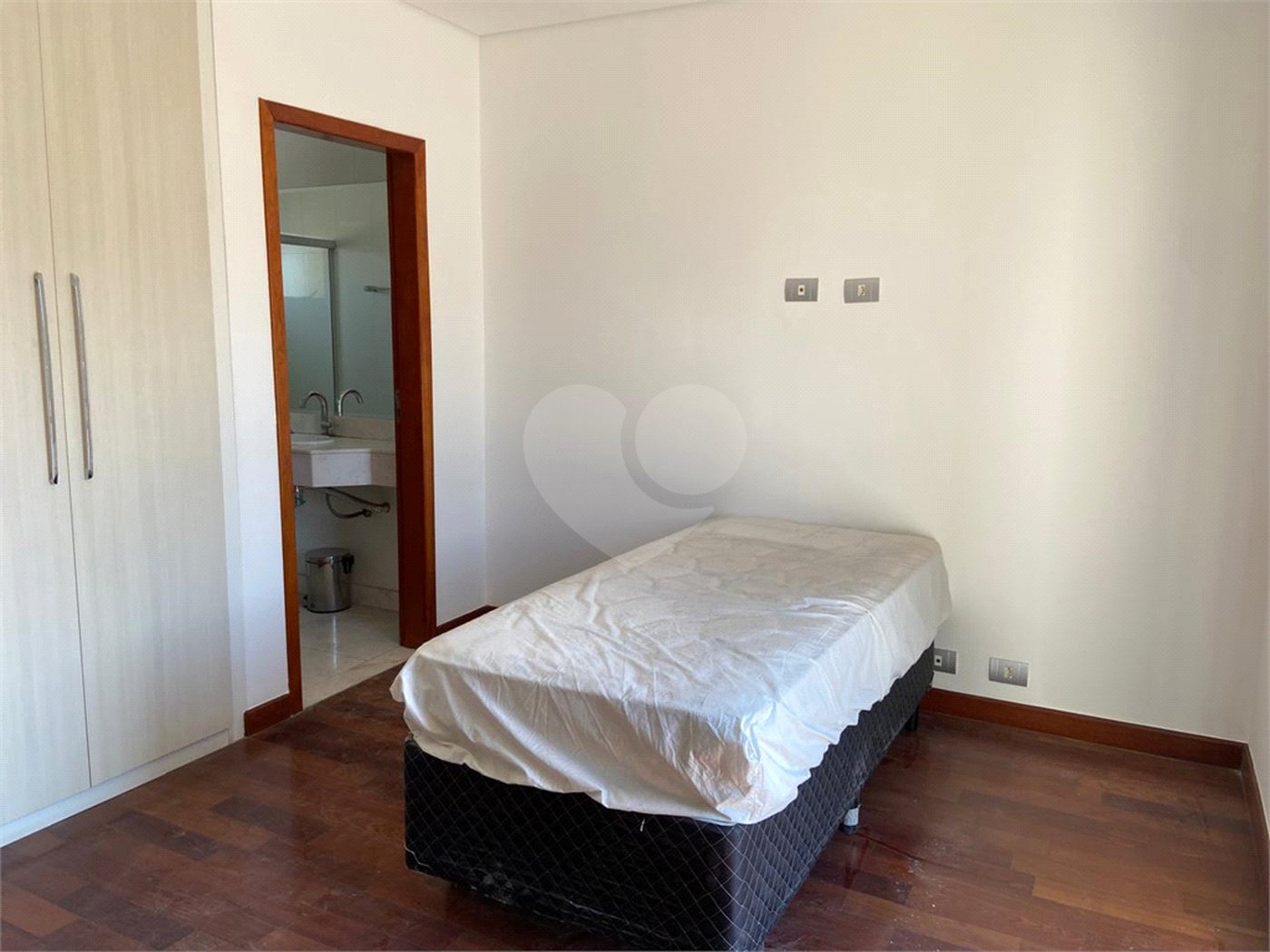 Casa para alugar com 3 quartos, sendo 2 suítes, em Vila Carrão, São Paulo, SP