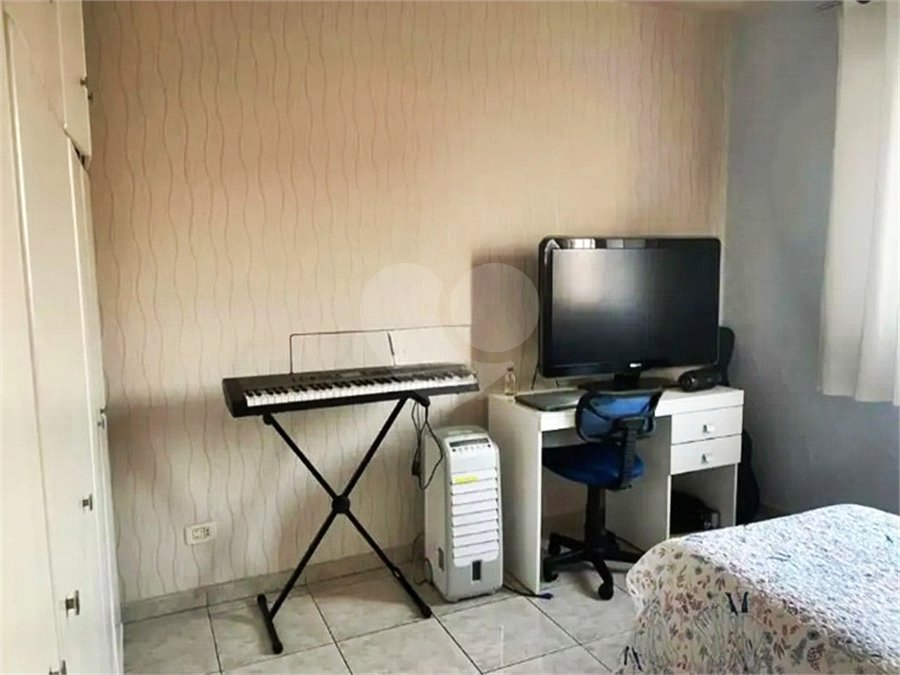 Sobrado à venda com 3 quartos, sendo 1 suíte, em Vila Constança, São Paulo, SP