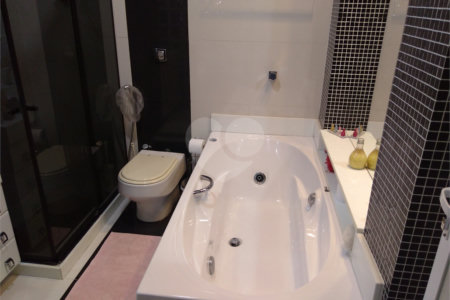 Casa à venda com 3 quartos, sendo 1 suíte,  no condomínio Conselheiro Ferraz, Rio de Janeiro - RJ