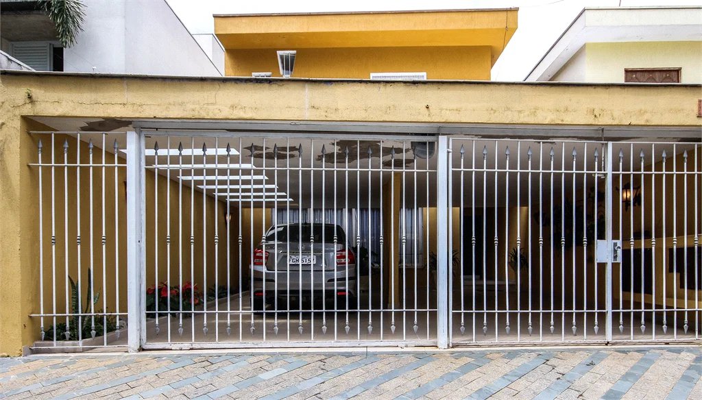 Sobrado à venda com 3 quartos, sendo 1 suíte, em Vila Hamburguesa, São Paulo, SP