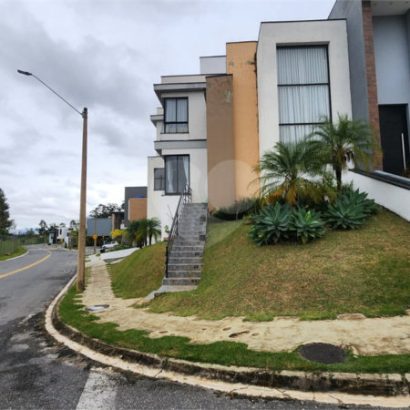 Casa à venda com 4 quartos, sendo 1 suíte, no condomínio Sun Lake, Sorocaba - SP