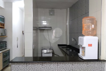 Apartamento 1 dorm, sala, cozinha, banheiro a venda no Centro