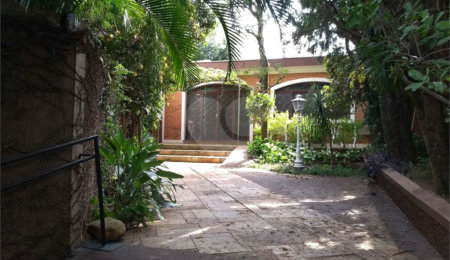 Casa à venda com 3 quartos, sendo 1 suíte,  no Centro, São Carlos, SP