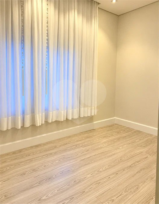 Apartamento à venda no Condomínio Family Garden, Chácara Inglesa, SBC, com 127 m², 3 suítes, varanda gourmet com churrasqueira a carvão, móveis planejados, ar-condicionado, 2 vagas cobertas e lazer completo.