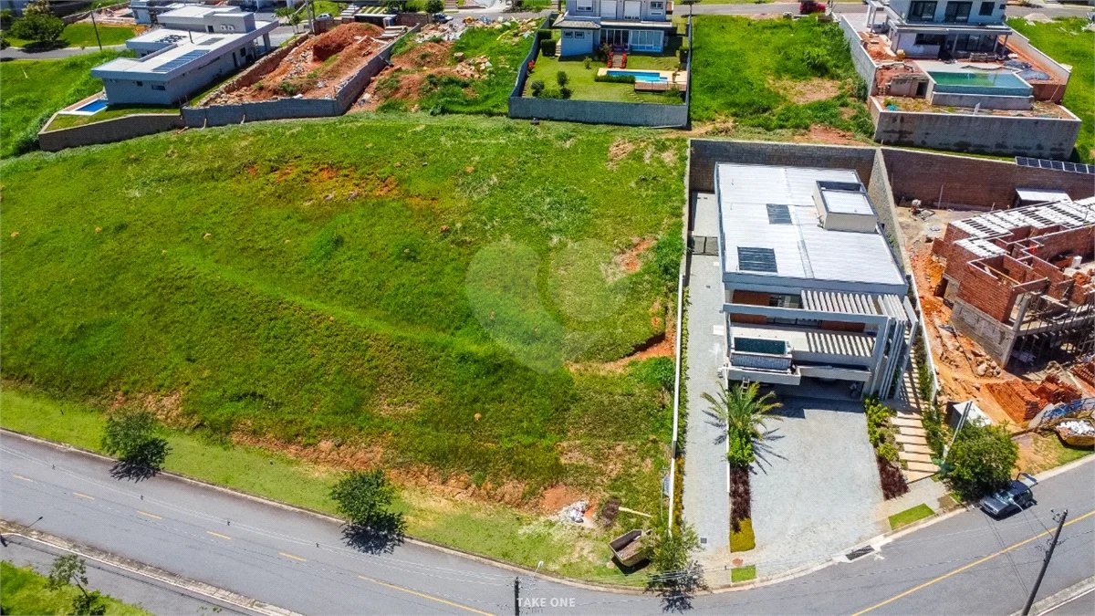 Terreno à venda no condomínio Residencial Campo de Toscana, Vinhedo - SP