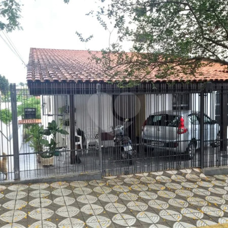 Casa imperdível com uma área livre surpreendente e aconchegante. Venha visitar!!!