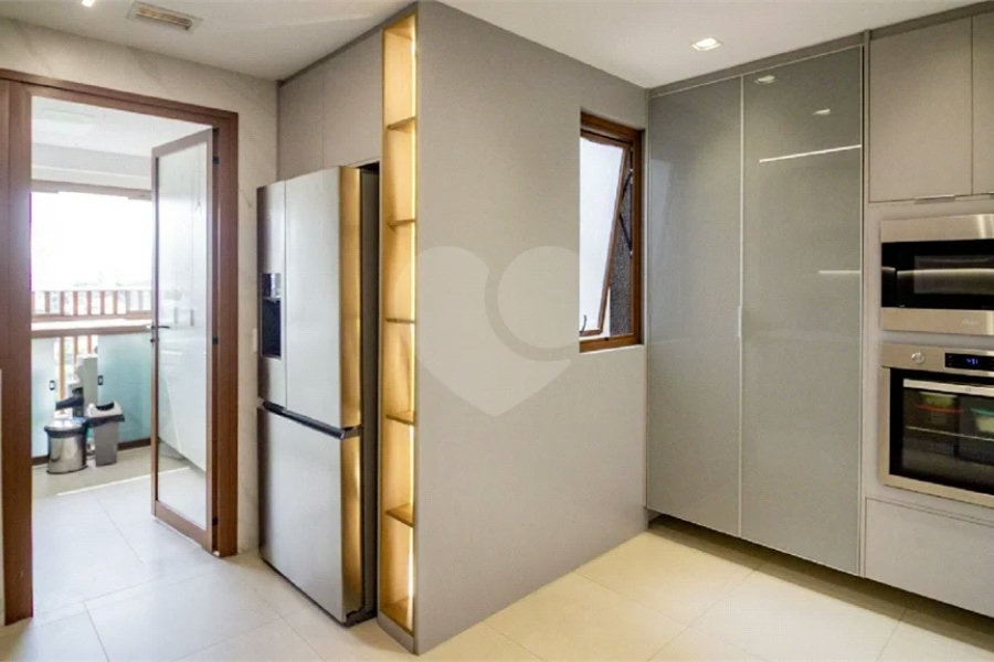 Apartamento com 3 suítes, varanda gourmet, lazer completo, churrasqueira, no Campo Belo.