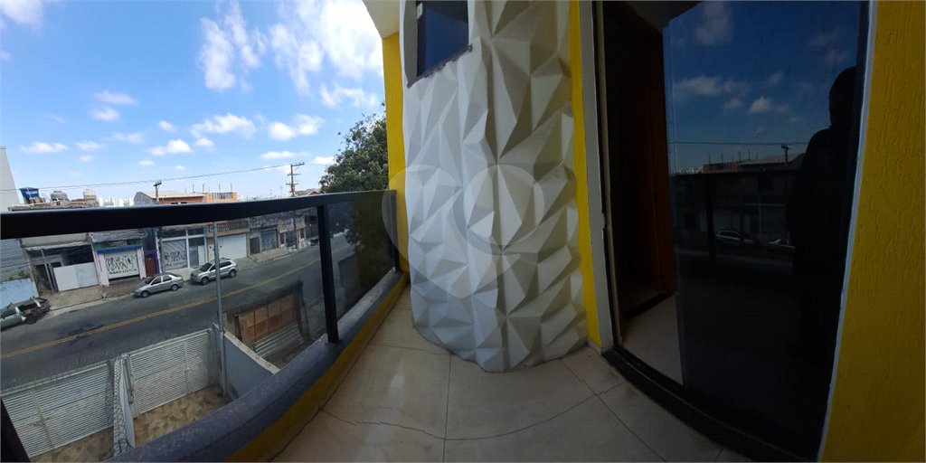 Sobrado novo de 3 quartos, 1 suíte, com 100 m², 2 vagas de garagem à venda no Jardim Eliane SP