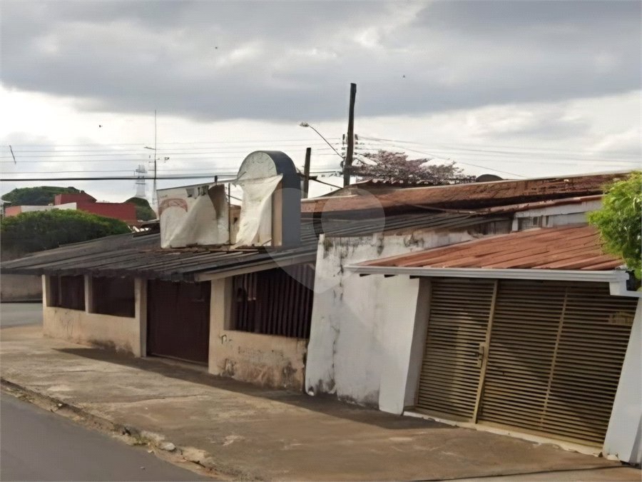 CASA À VENDA – BAIRRO SANTA FELÍCIA