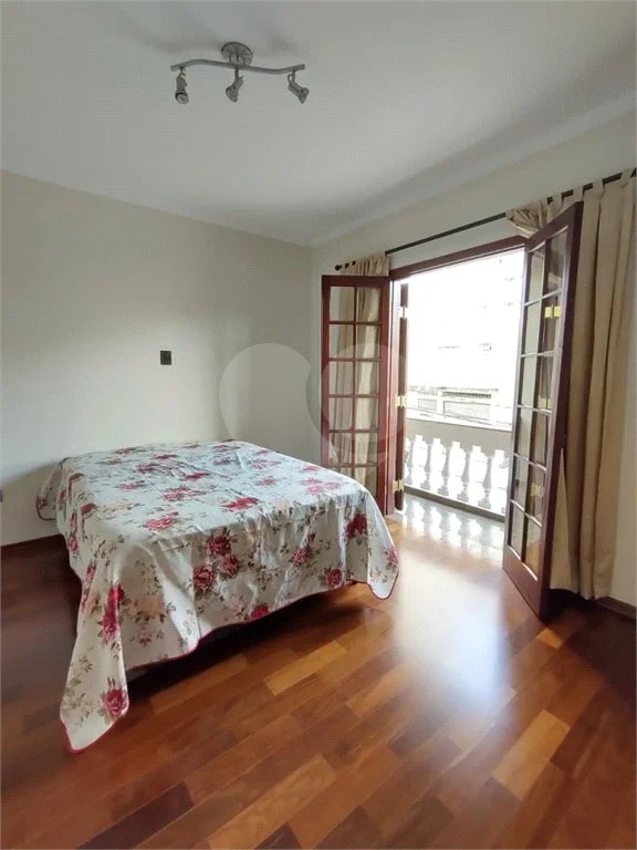 Linda casa à venda no bairro Santa Maria em São Caetano do Sul, 257 m², 3 quartos (1 suíte) e 6 vagas de garagem