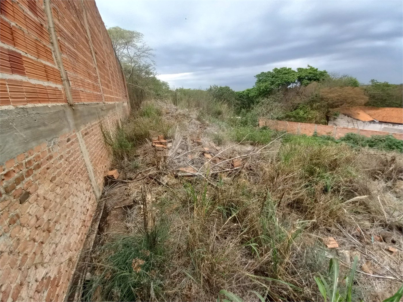 Terreno para venda, contendo 250,00 m² de área total.