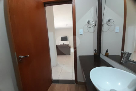 Casa de Alto Padrão à Venda e Locação no Parque Santa Mônica - São Carlos