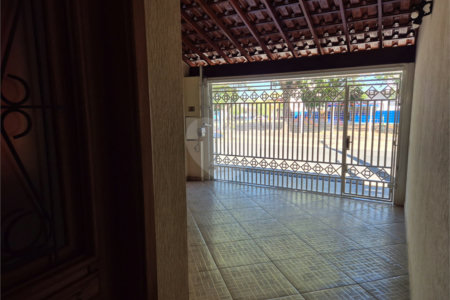 Casa com 2 Dormitórios á venda, em São Carlos.