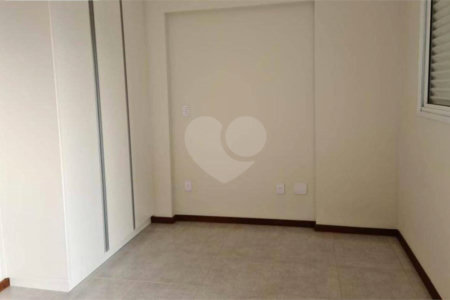 Apartamento no Condomínio Via Campus.