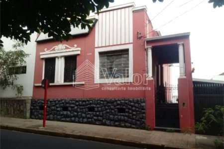 Casa Térrea com 2 dormitórios.