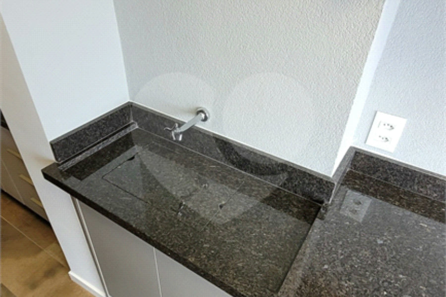 Apartamento de 2 quartos mobiliado à venda no Paraíso