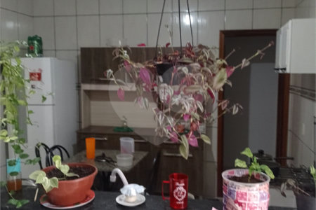 Casa térrea para venda, com 3 dormitórios, sendo 1 suíte.