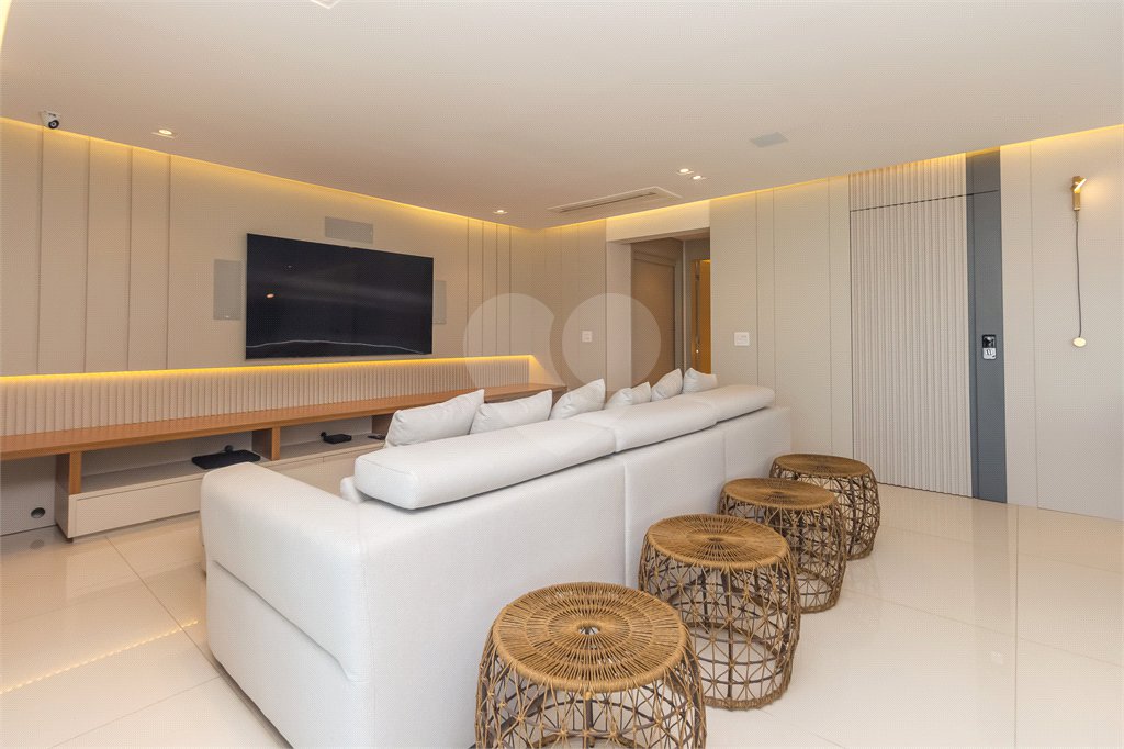 Apartamento - Vila Mariana - Alto Padrão - 3 Suítes - 4 Vagas - Venda / Compra - Próximo ao Metrô