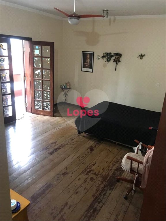 Excelente Casa a Venda no Bairro Jardim Esplanada, 3 dormitórios, sendo 2 suites São José do Campos