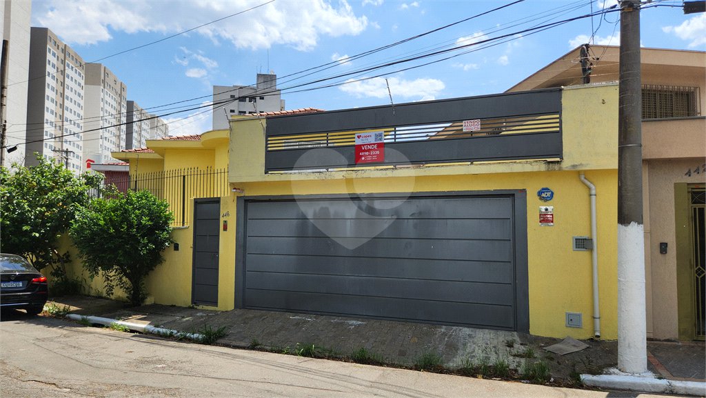 Sobrado em Santo Amaro com 3 dormitórios, uma suíte e 5 vagas